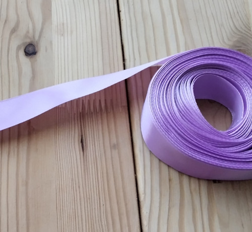 Atlasová stuha šíře 24mm/3m barva lila
