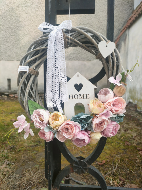Věnec Domov