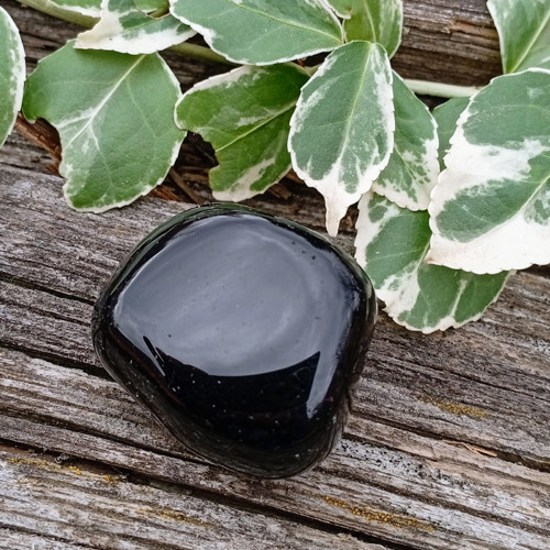 Obsidián černý, tromlovaný č. 14