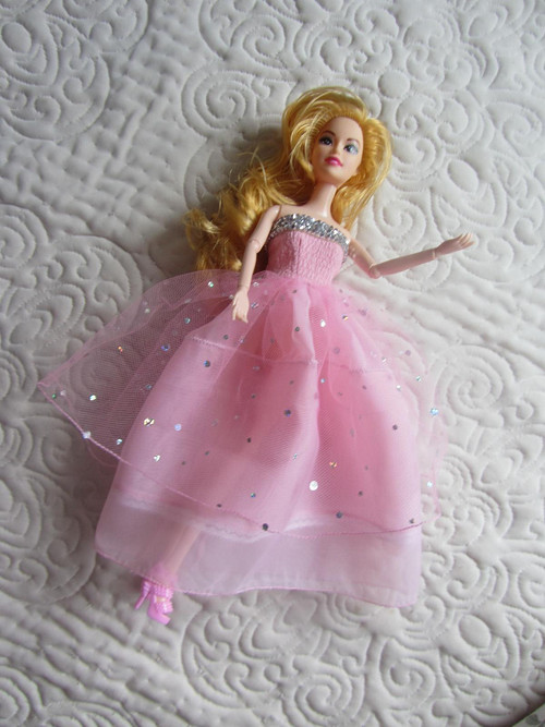 Společenské šaty pro Barbie č. 11