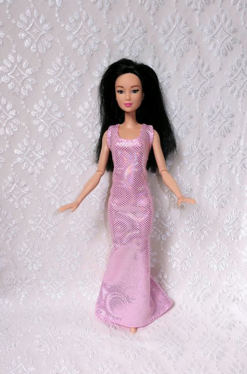 Šaty pro modelku Barbie — foto 1