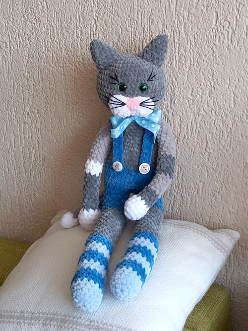 Háčkovaný kocourek 60 cm