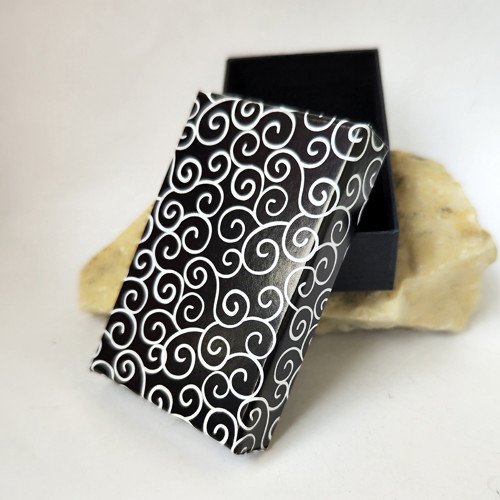 Krabička Černý ORNAMENT 5,2 x 8,3 cm