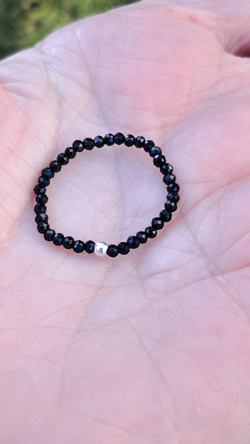 Spinel prstýnek
