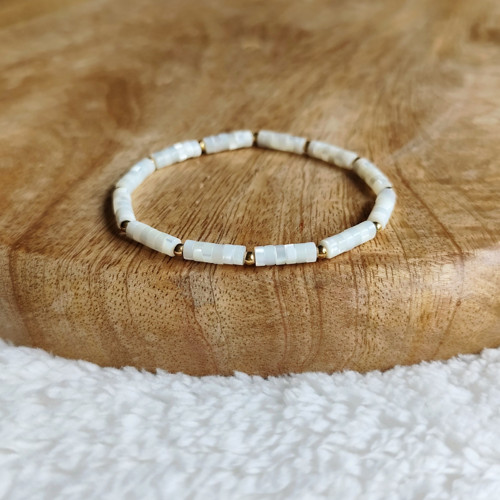 Náramek z perleťových korálků 4 mm