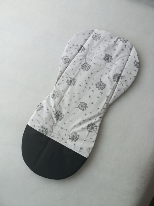 Prodloužená podložka do kočárku