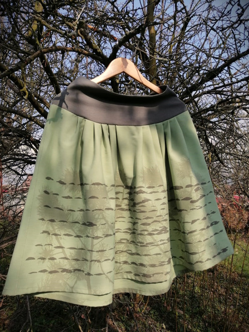 Sukně s autorským tiskem ............ L - XL