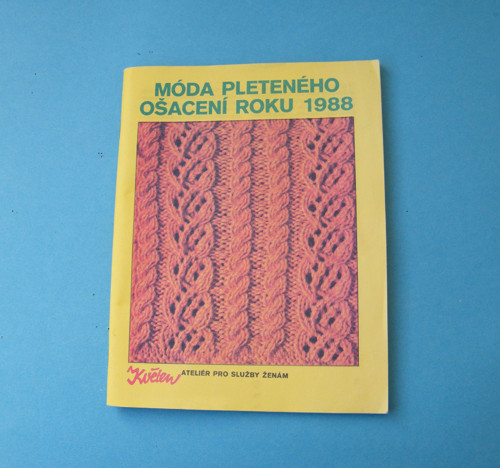 MÓDA PLETENÉHO OŠACENÍ R. 1988