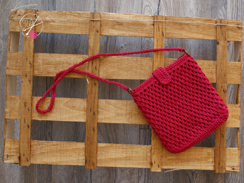 Malinově červená crossbody kabelka