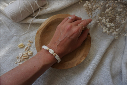 Macramé náramek Cowrie (C) — foto 1