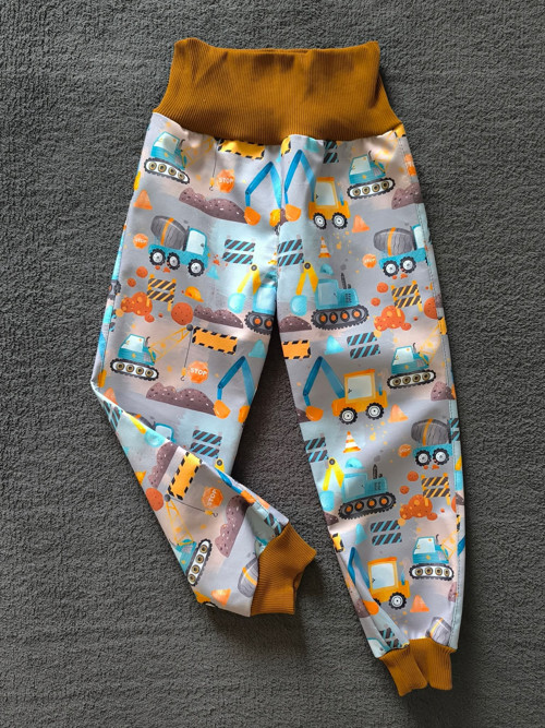 Letní softshellové kalhoty vel. 104
