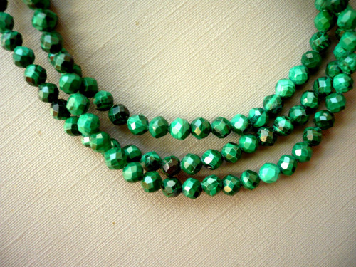 Vrt. kuličky 4 mm - malachit FASET., 10 ks