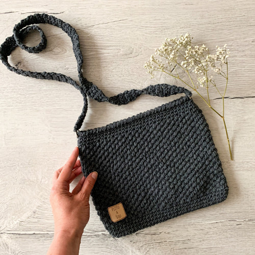Malá háčkovaná kabelka — foto 1