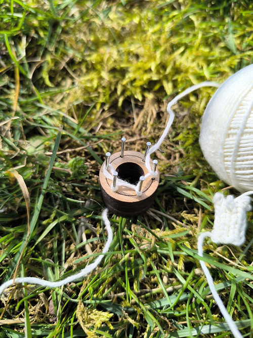 Pomůcka na francouzské TKANÍ 2,5 cm (6 hřebíků)