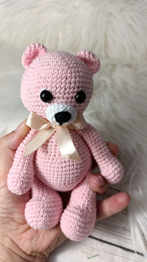 Háčkovaný růžový medvídek 19cm