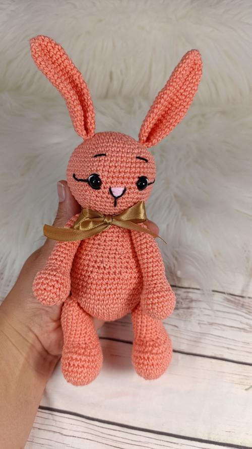 Háčkovaný králíček, zajíček lososový 18 cm bez uší