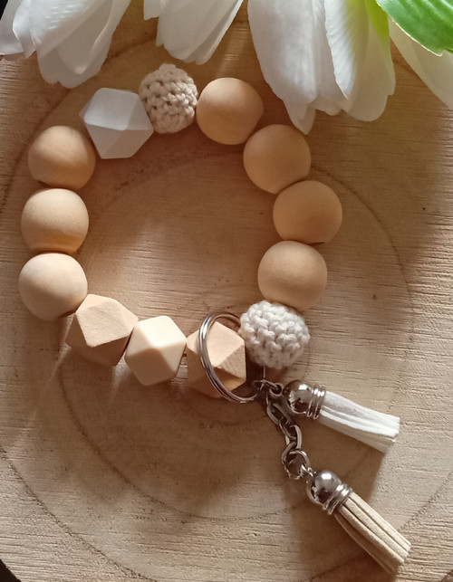 Náramková klíčenka krémová — foto 1