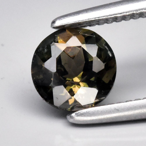 Kornerupín 0,47 ct, 4,8x3,3 mm