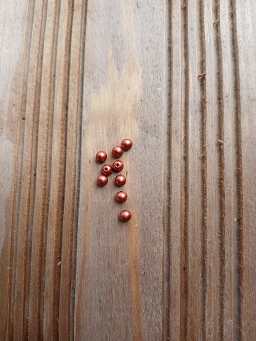 Skleněný korálek o průměru 4 mm - měděný