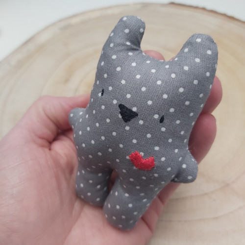 Tiny Bubu Bear Dots - red heart