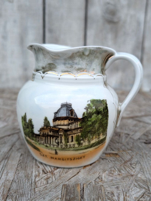 Starožitná porcelánová konvička, Margitsziget.