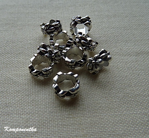 Kovový korálek kytička 7x3mm 2kusy