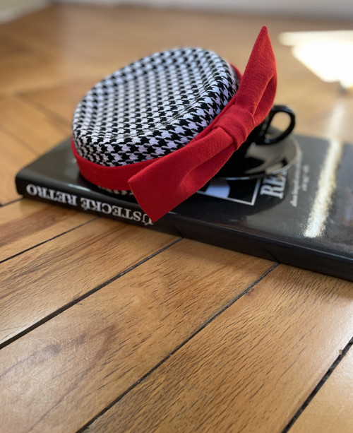 Poloklobouček kohoutí stopa