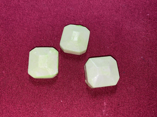 Sádrový odlitek - svítící 3ks diamantu