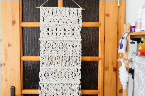 Závěsná macramé dekorace na zeď přírodní 35x100cm