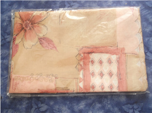 Ubrus 120x120 cm polyester nový, nemuchlavý.