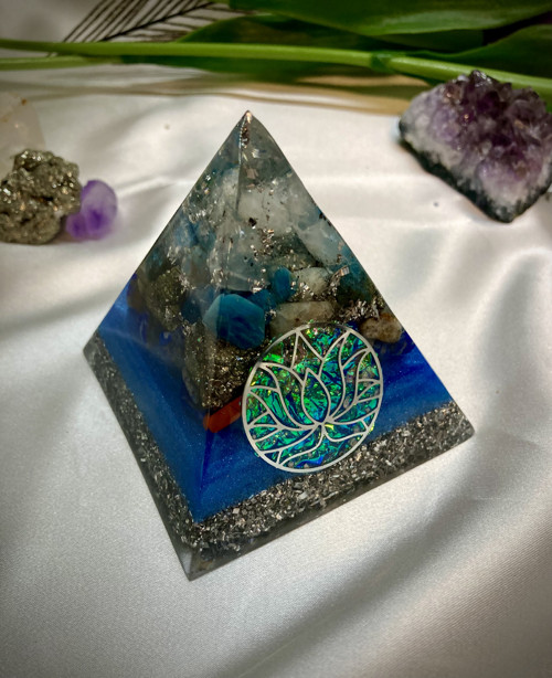 Orgonitová pyramida modrá