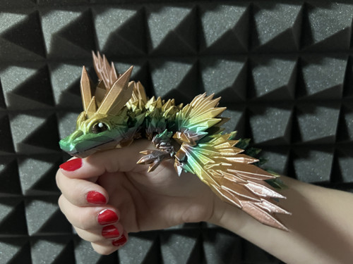 Mládě Krystalového Draka s Křídly- 20,5 cm 3D Tisk