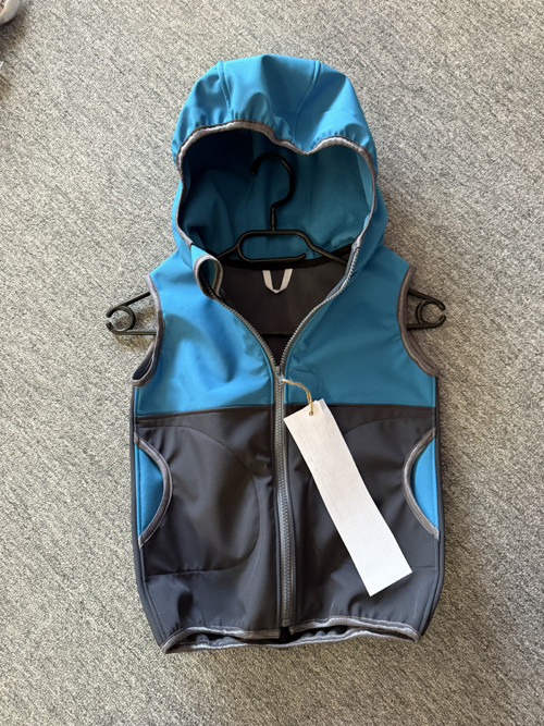Softshellová vesta vel.98/104/110 (zip 45cm)