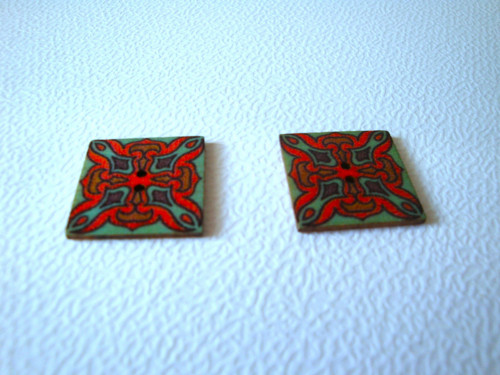 Dřevěný dekorační knoflík 20x20 mm (1ks)