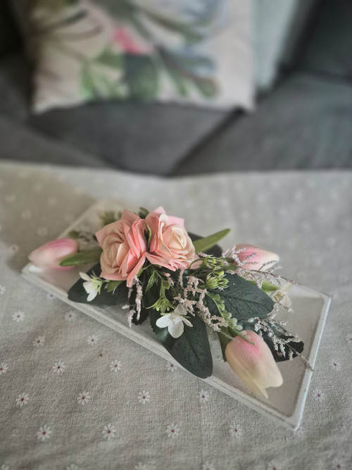 Dekorace na stůl s tulipány