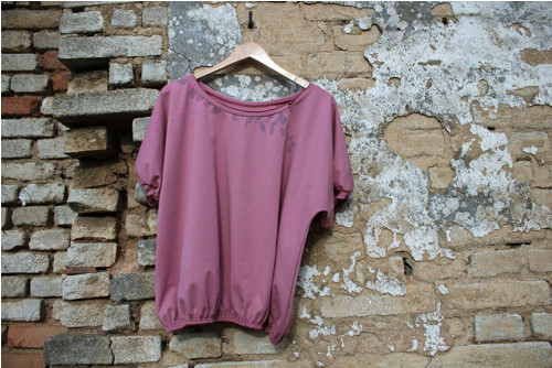 Volné triko ............ L - XL — foto 1