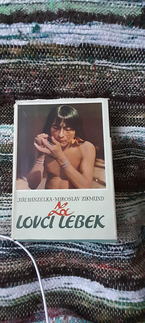 Za lovci lebek