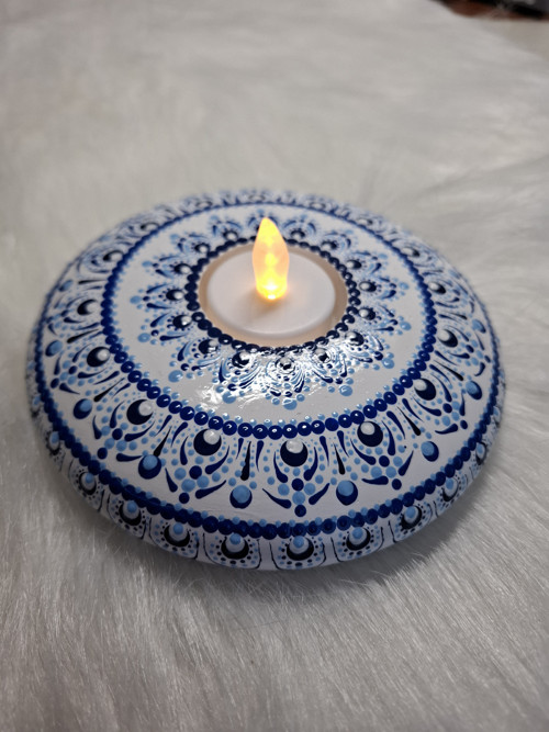 Svícen na čajovou svíčku, mandala