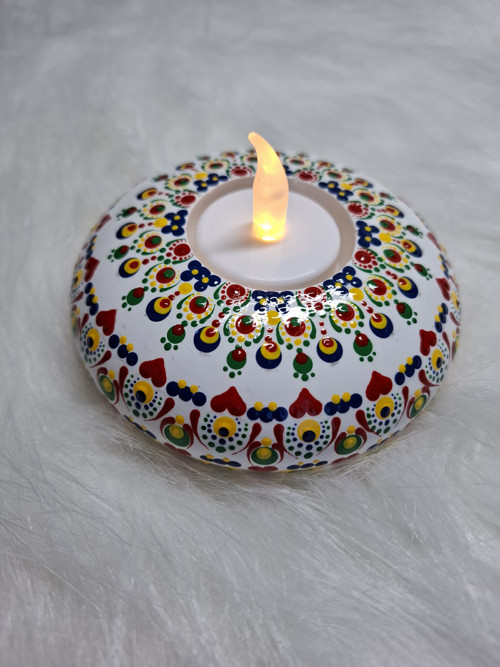 Svícen na čajovou svíčku, mandala