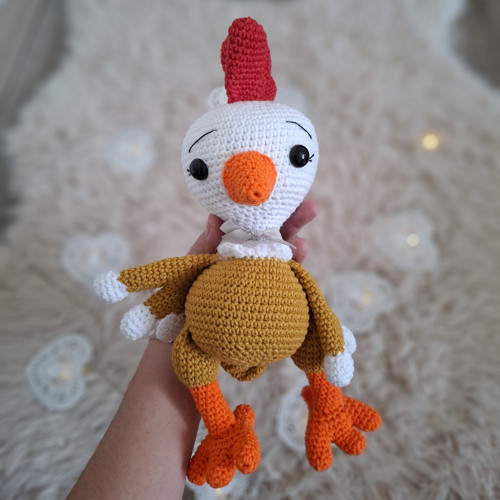 Háčkovaná slepička Alice