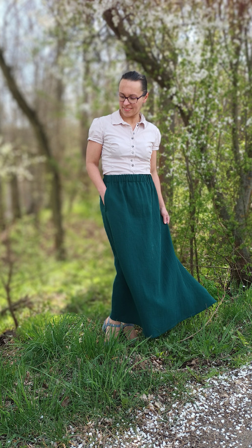 Sukně SIMPLE z mušelínu s kapsami, různé barvy