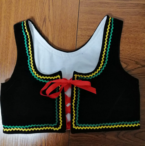 Kordulka ke kroji.Folklor.