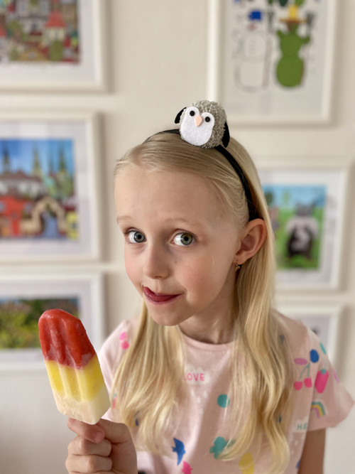 Veselá čelenka TUČŇÁK — foto 1