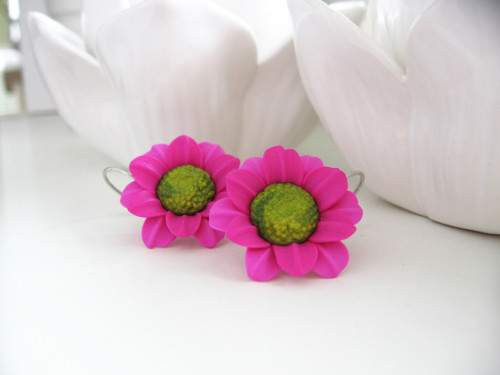 Bellis Magenta, visací náušnice