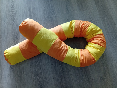 Válec / polštář nejenom do postele "žlutá/oranžová
