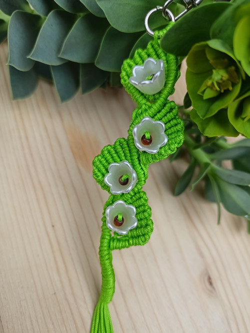 Klíčenka Květy, zelená, macramé