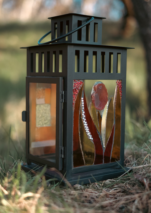 Lampa se skleněnou vitráží