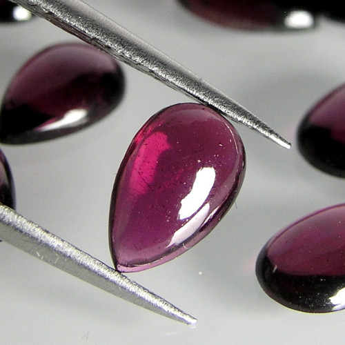 Granát Rhodolit, kabošon - kapka, 8,1x5 mm, 1 ks.