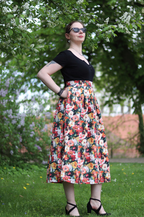 Vázací sukně Blossom — foto 1