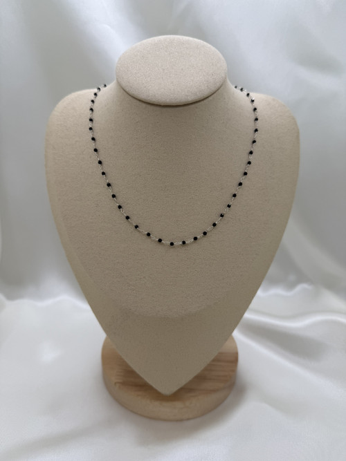 Ketlovaný choker z přírodních minerálů ve stříbrné